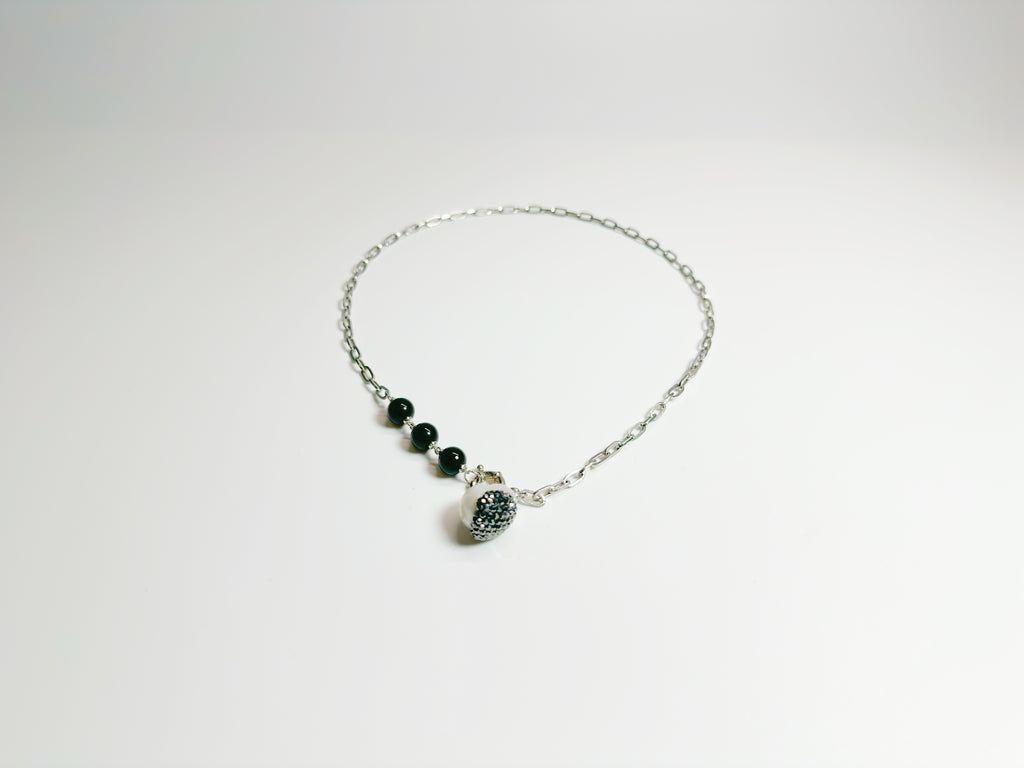 The Yín(银) – Handcrafted, Pearl & Onyx Necklace