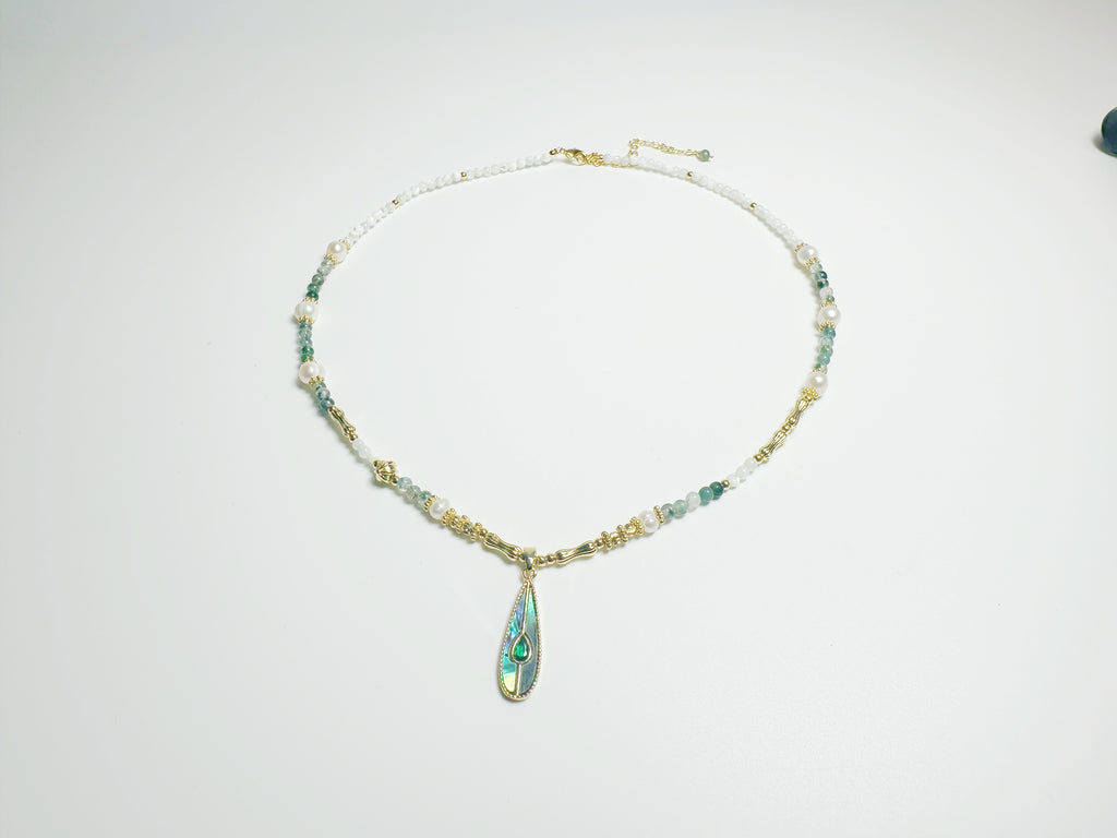 The Lì(丽) – Handcrafted, Mother-of-Pearl & Pearl Necklace
