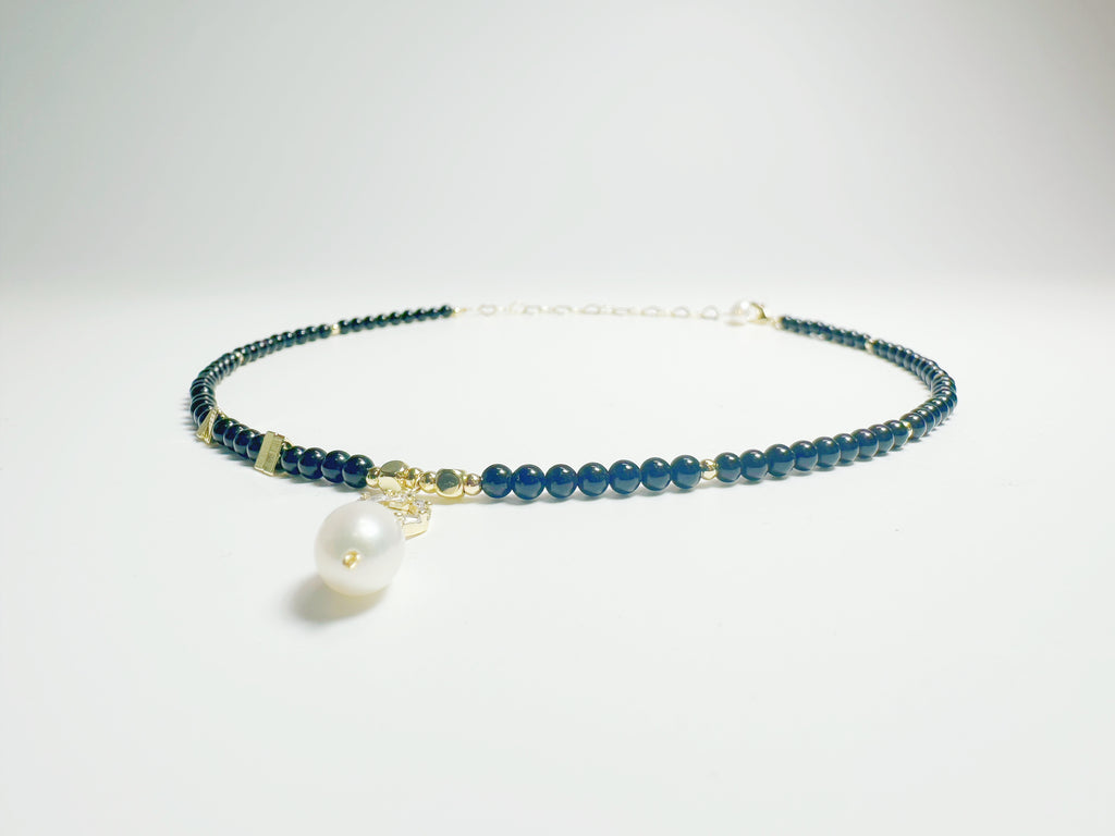 The Jìng(静) – Handcrafted, Pearl & Onyx Necklace