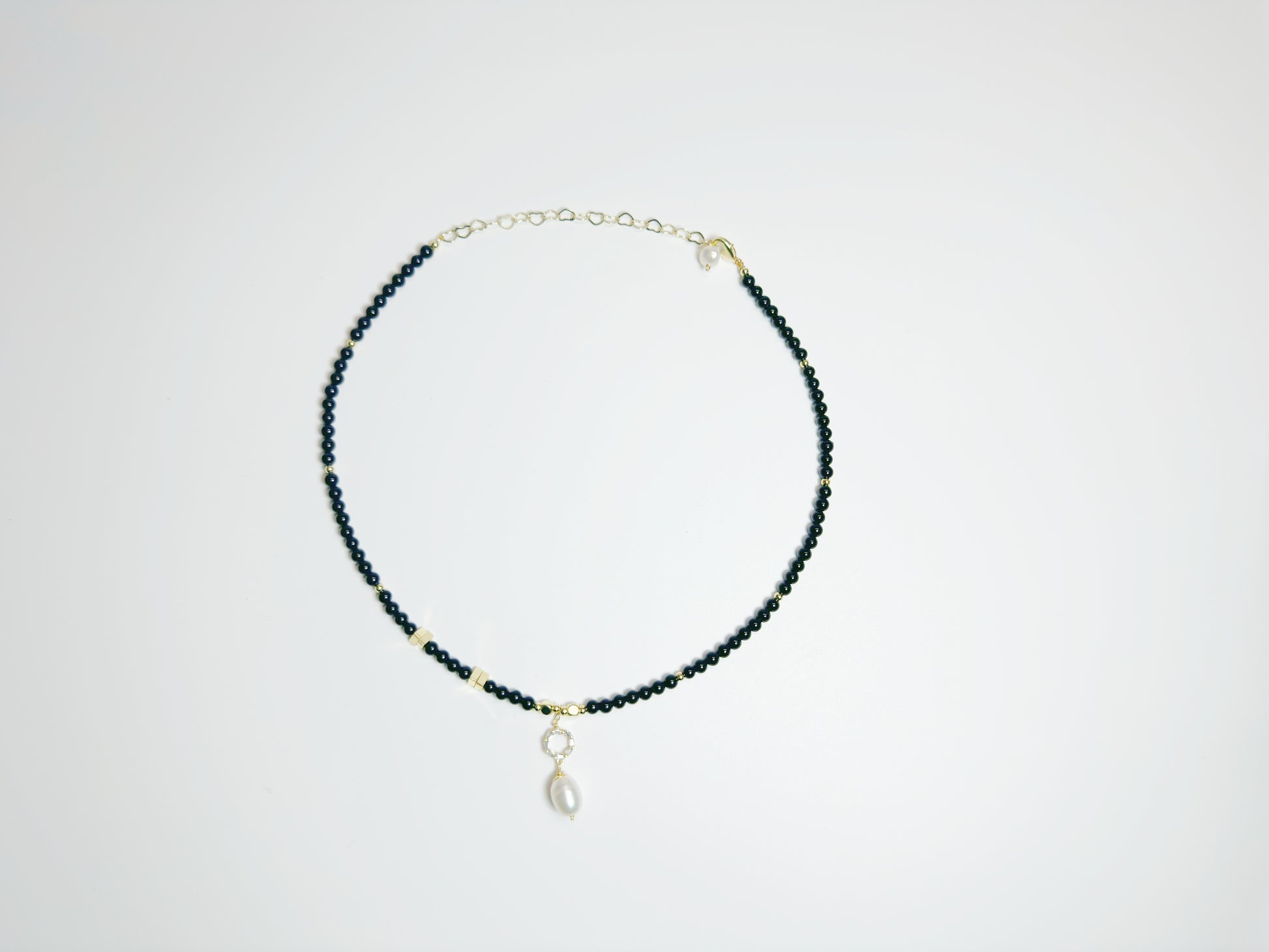 The Jìng(静) – Handcrafted, Pearl & Onyx Necklace