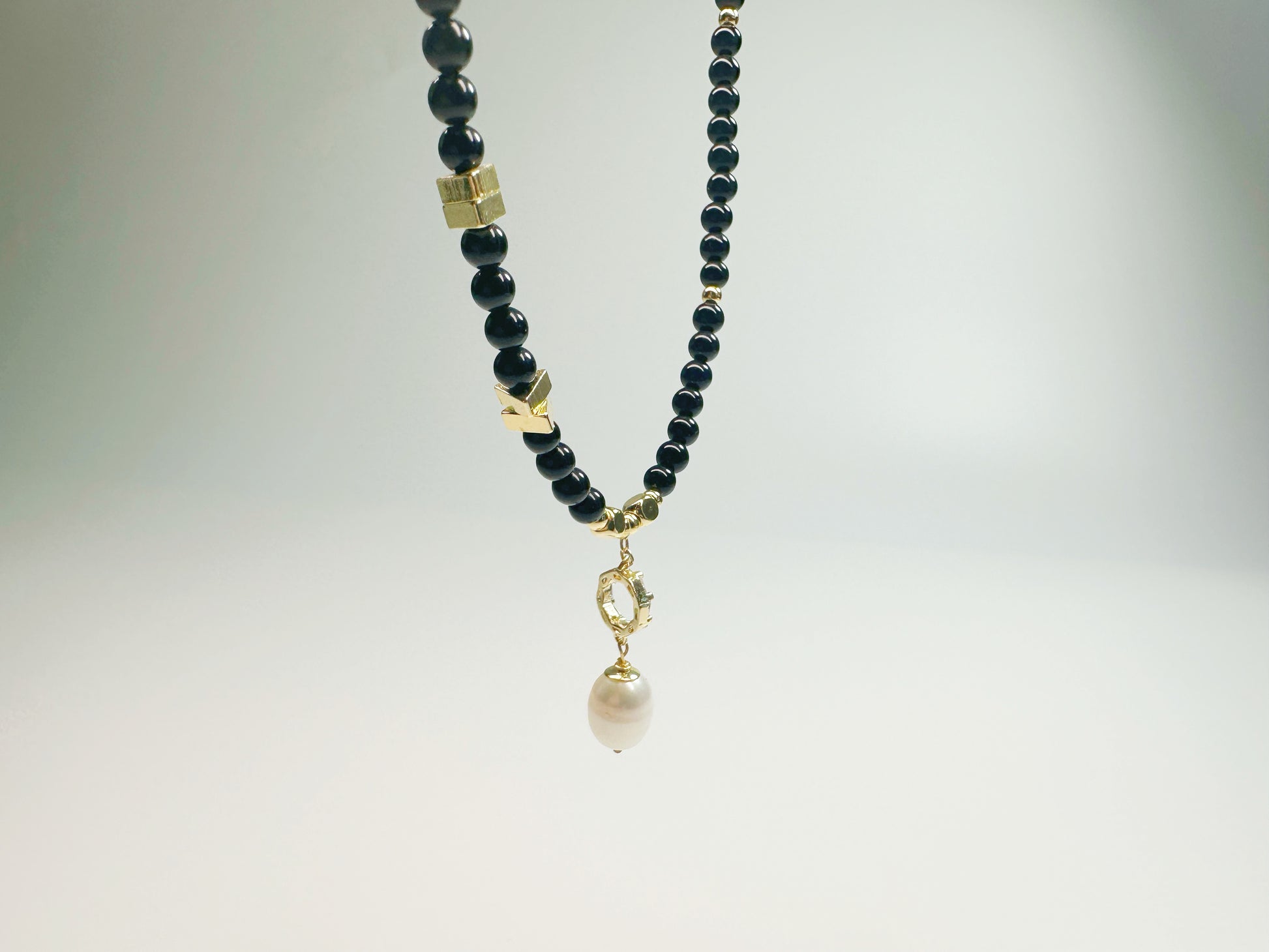 The Jìng(静) – Handcrafted, Pearl & Onyx Necklace